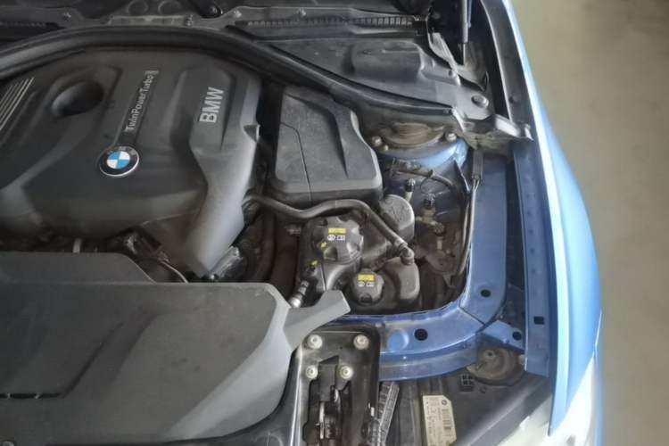 Used BMW 3 Series 2017 320i M Sport Engine Bay Left