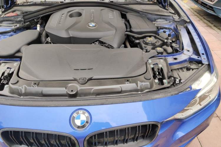 Used BMW 3 Series 2017 320i M Sport Engine Bay Left