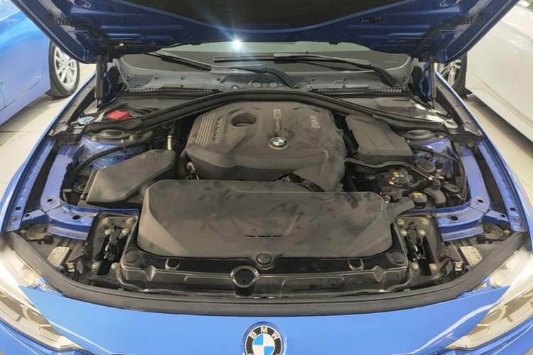 Used BMW 3 Series 2017 320i M Sport Engine Bay