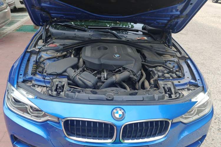 Used BMW 3 Series 2017 320i M Sport Engine Bay