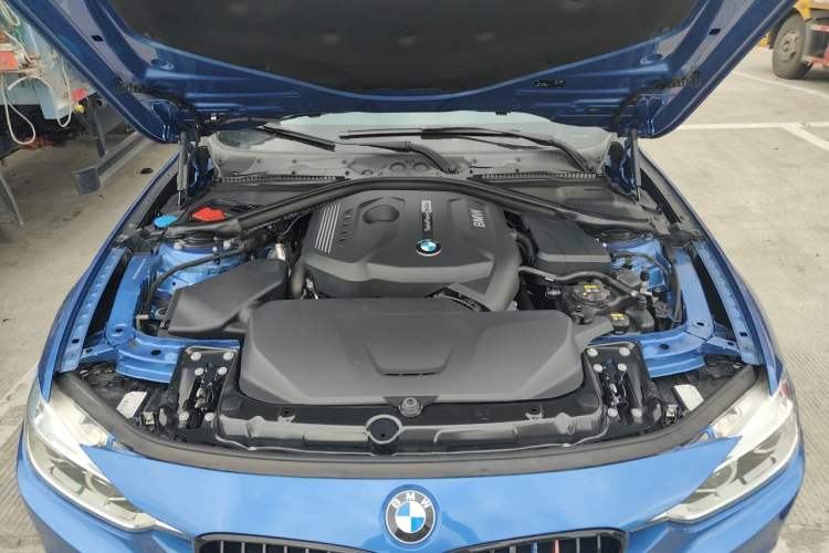 Used BMW 3 Series 2017 320i M Sport Engine Bay
