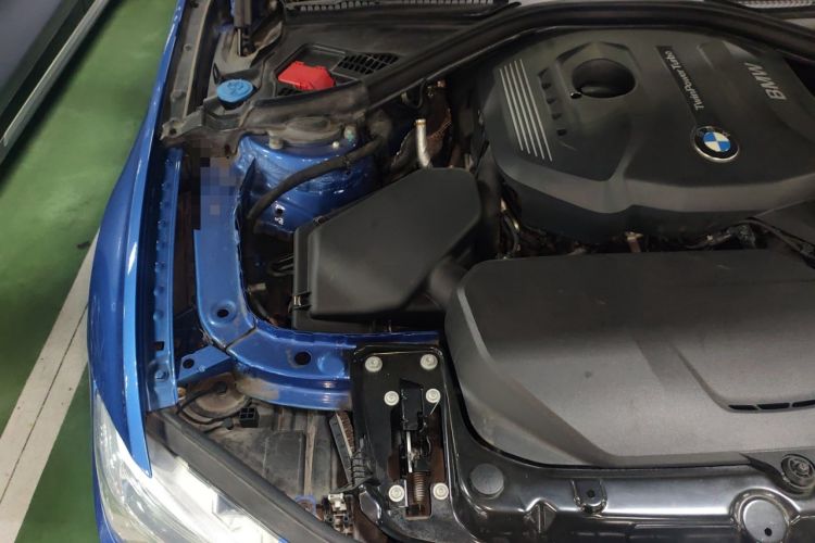 Used BMW 3 Series 2017 330i M Sport Edition Engine Bay Right