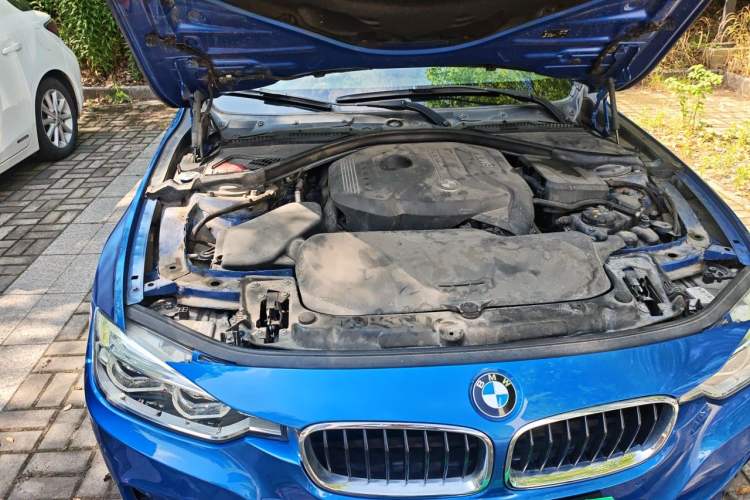 Used BMW 3 Series 2017 320i M Sport Engine Bay Right