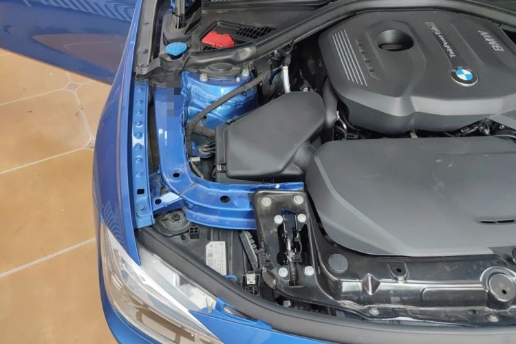 Used BMW 3 Series 2017 320i M Sport Engine Bay Right