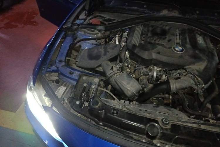 Used BMW 3 Series 2017 320i M Sport Engine Bay Right