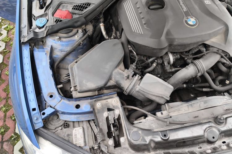 Used BMW 3 Series 2017 320i M Sport Engine Bay Right
