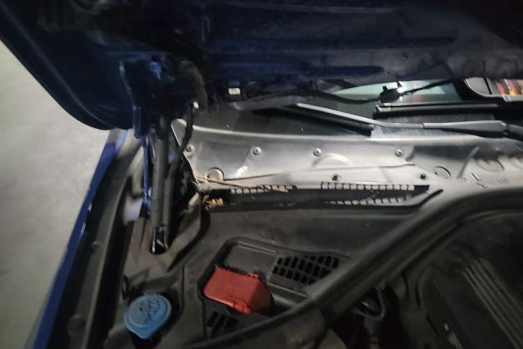 Used BMW 3 Series 2017 320Li M Sport Edition Engine Bay Right