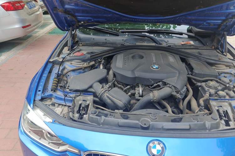 Used BMW 3 Series 2017 320i M Sport Engine Bay Right