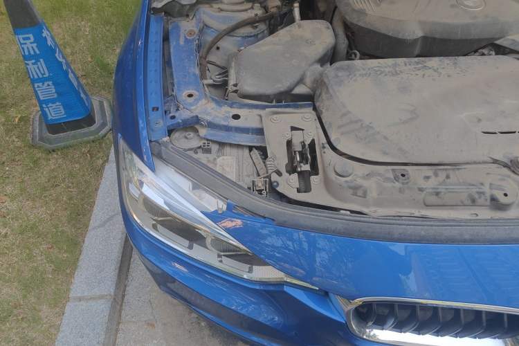 Used BMW 3 Series 2017 320i M Sport Engine Bay Right