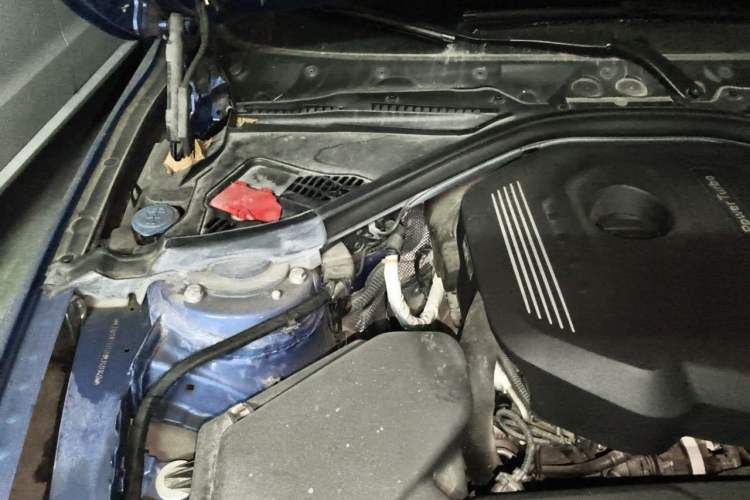 Used BMW 3 Series 2017 330i M Sport Edition Engine Bay Right