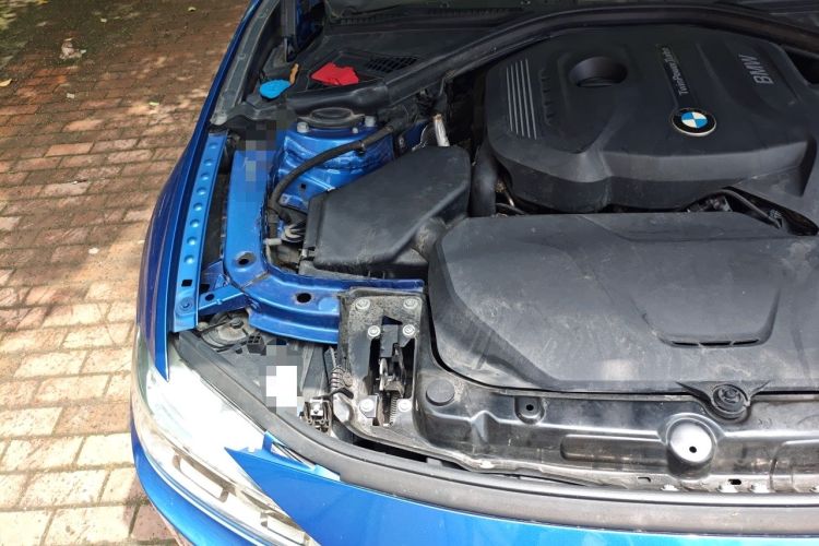 Used BMW 3 Series 2017 320i M Sport Engine Bay Right