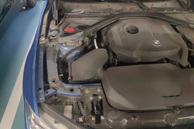 Used BMW 3 Series 2017 330i M Sport Edition Engine Bay Right