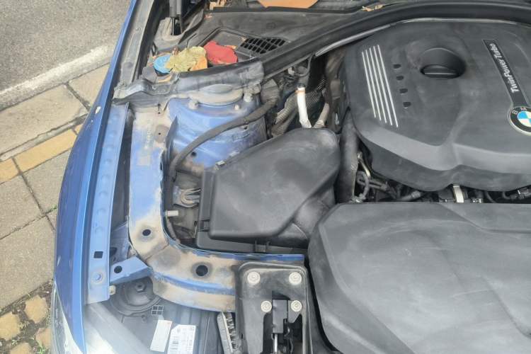 Used BMW 3 Series 2017 320i M Sport Engine Bay Right