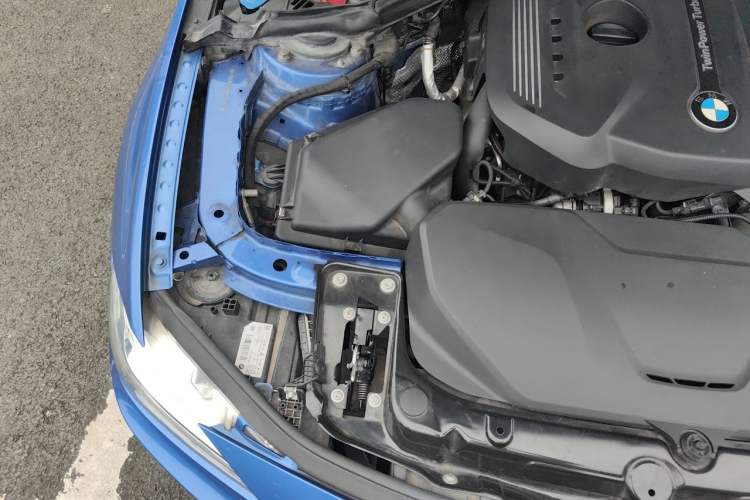 Used BMW 3 Series 2017 320i M Sport Engine Bay Right