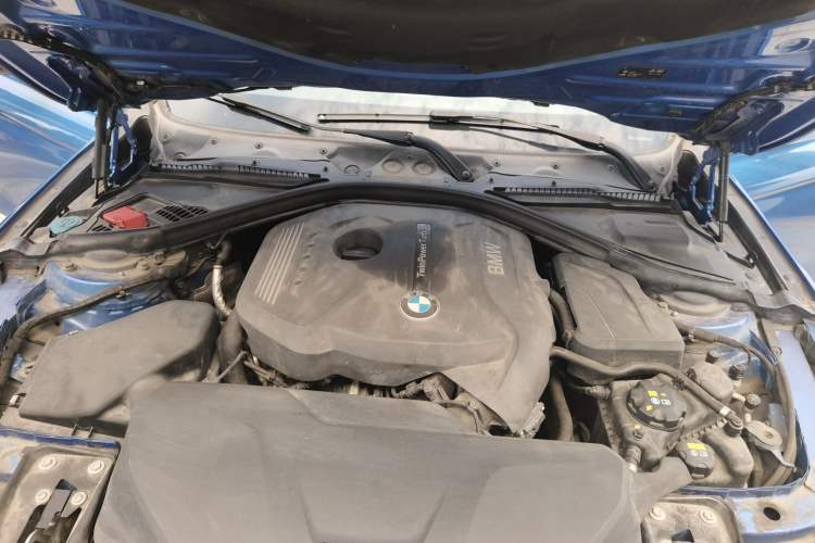 Used BMW 3 Series 2017 320i M Sport Engine Bay