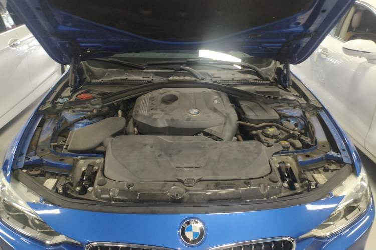 Used BMW 3 Series 2017 320i M Sport Engine Bay
