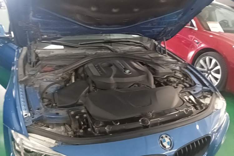 Used BMW 3 Series 2017 320i M Sport Engine Bay
