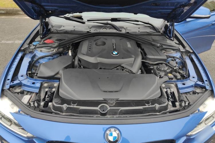 Used BMW 3 Series 2017 320i M Sport Engine Bay
