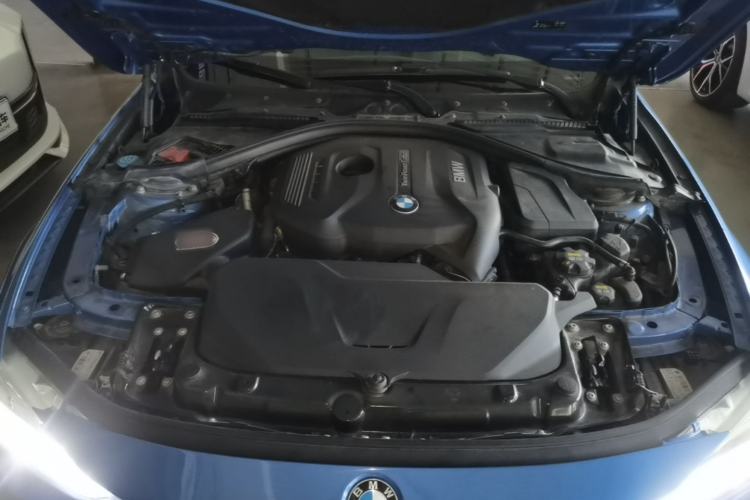 Used BMW 3 Series 2017 320i M Sport Engine Bay