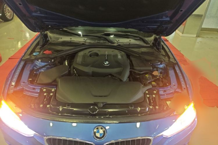 Used BMW 3 Series 2017 320i M Sport Engine Bay