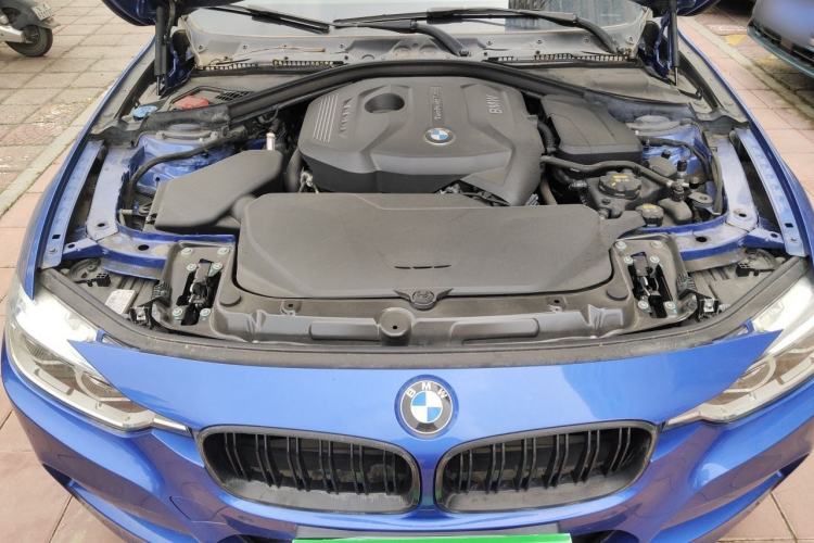 Used BMW 3 Series 2017 320i M Sport Engine Bay