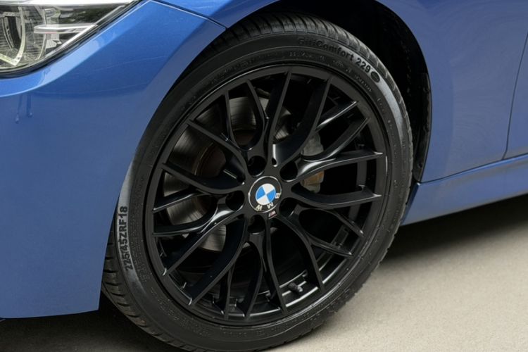 Used BMW 3 Series 2017 320i M Sport Exterior 2
