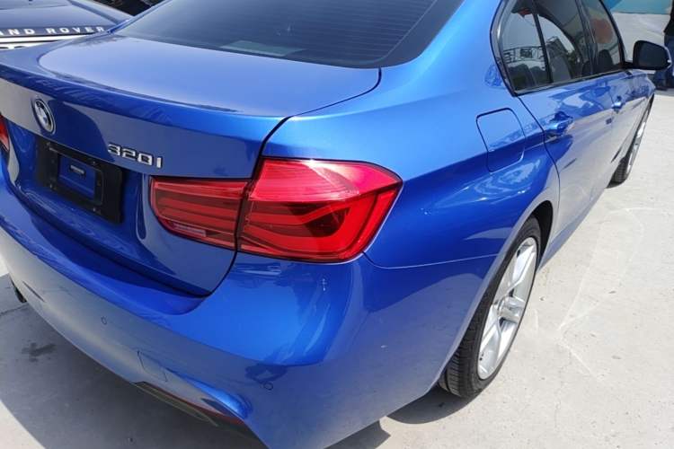 Used BMW 3 Series 2017 320i M Sport Exterior 3