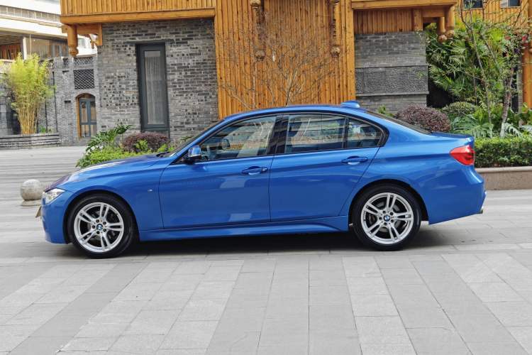 Used BMW 3 Series 2017 320i M Sport Exterior 4