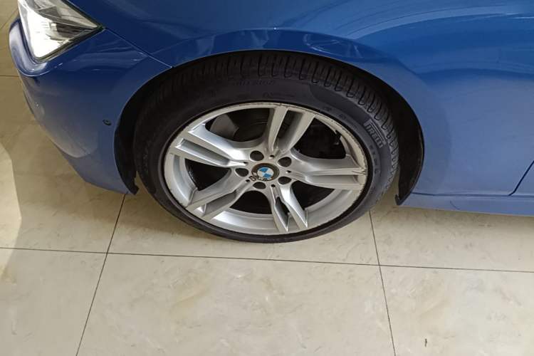 Used BMW 3 Series 2017 320i M Sport Exterior 4