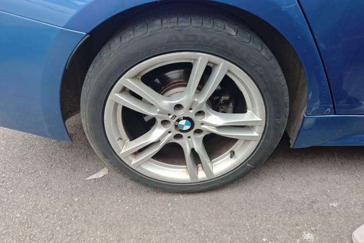 Used BMW 3 Series 2017 320i M Sport Exterior 5