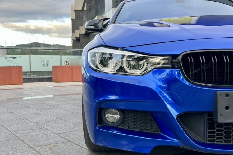 Used BMW 3 Series 2017 320i M Sport Exterior 9