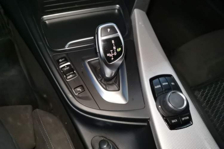 Used BMW 3 Series 2017 320i M Sport Gear Lever