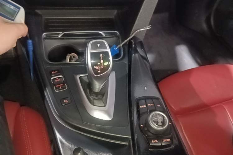 Used BMW 3 Series 2017 320i M Sport Gear Lever