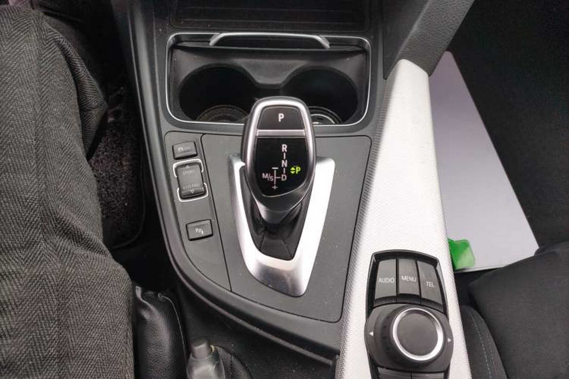 Used BMW 3 Series 2017 320i M Sport Gear Lever