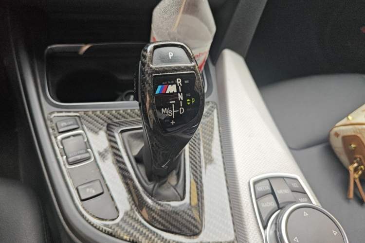 Used BMW 3 Series 2017 320i M Sport Gear Lever