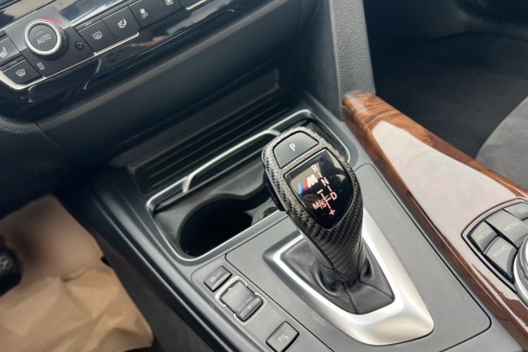 Used BMW 3 Series 2017 320i M Sport Gear Lever