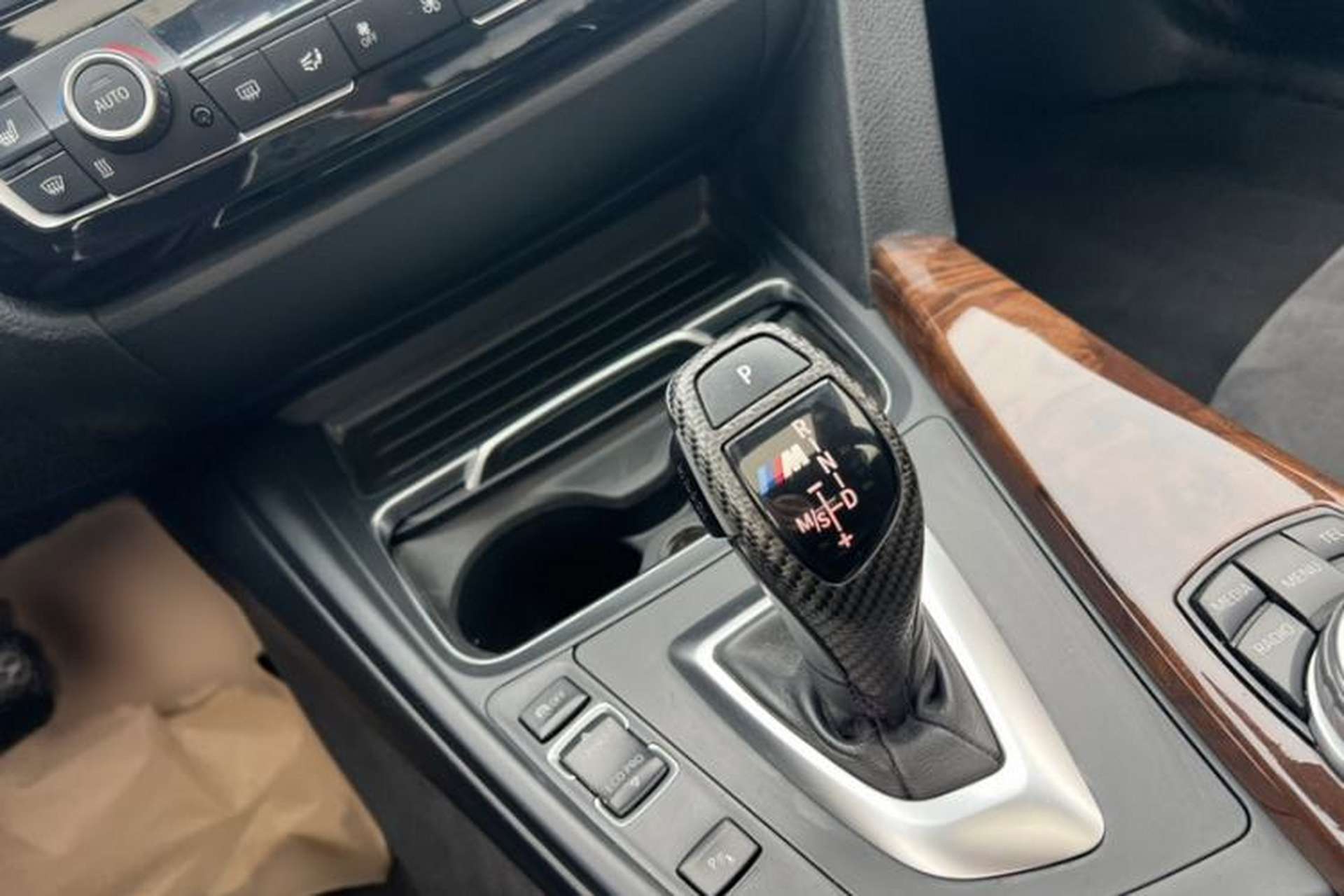Used BMW 3 Series 2017 320i M Sport Gear Lever