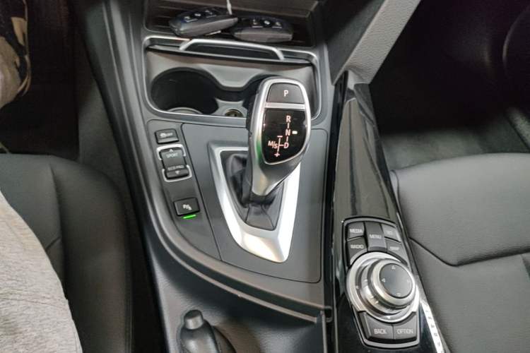 Used BMW 3 Series 2017 320Li M Sport Edition Gear Lever