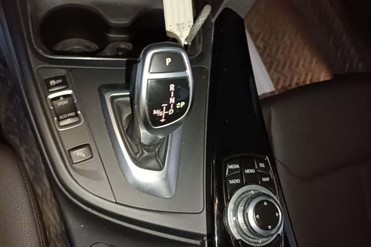 Used BMW 3 Series 2017 320Li M Sport Edition Gear Lever