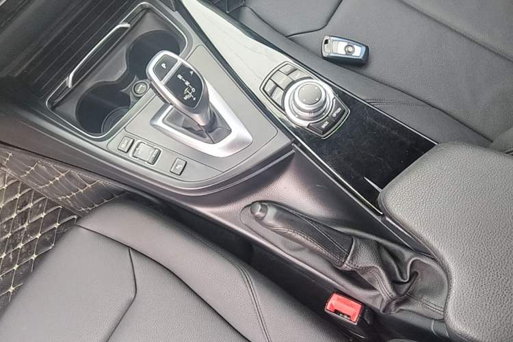 Used BMW 3 Series 2017 320Li M Sport Edition Gear Lever