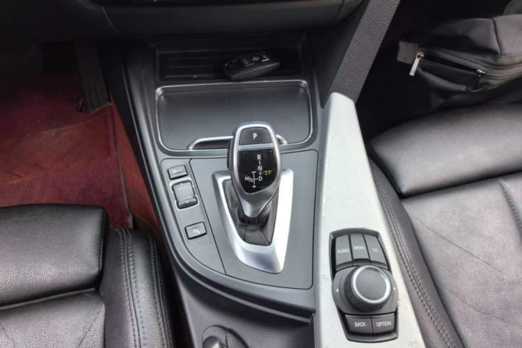 Used BMW 3 Series 2017 320i M Sport Gear Lever