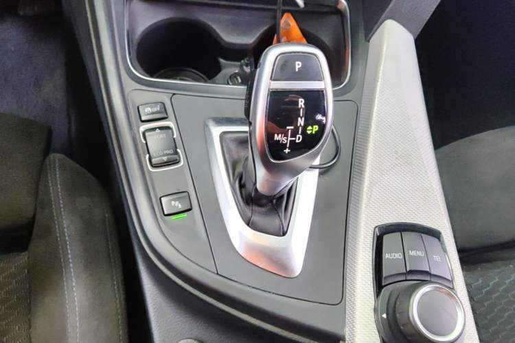 Used BMW 3 Series 2017 320i M Sport Gear Lever