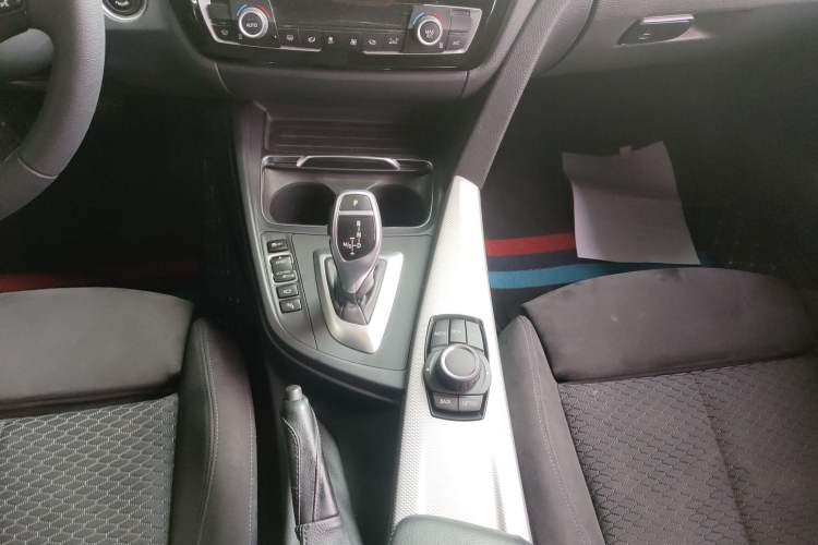 Used BMW 3 Series 2017 320i M Sport Gear Lever