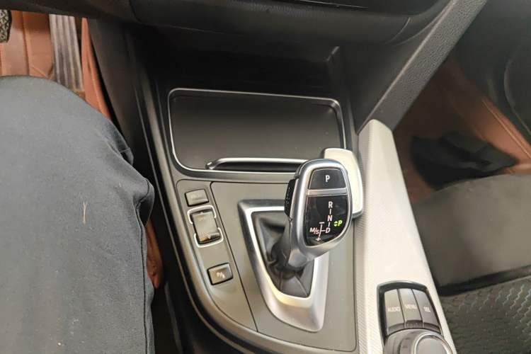 Used BMW 3 Series 2017 320i M Sport Gear Lever