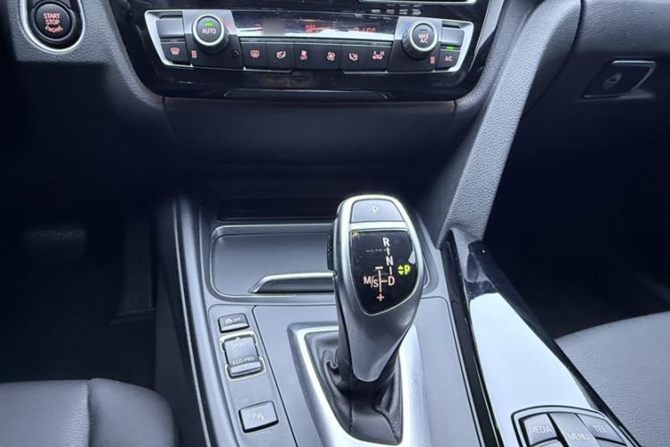 Used BMW 3 Series 2017 320Li M Sport Edition Gear Lever