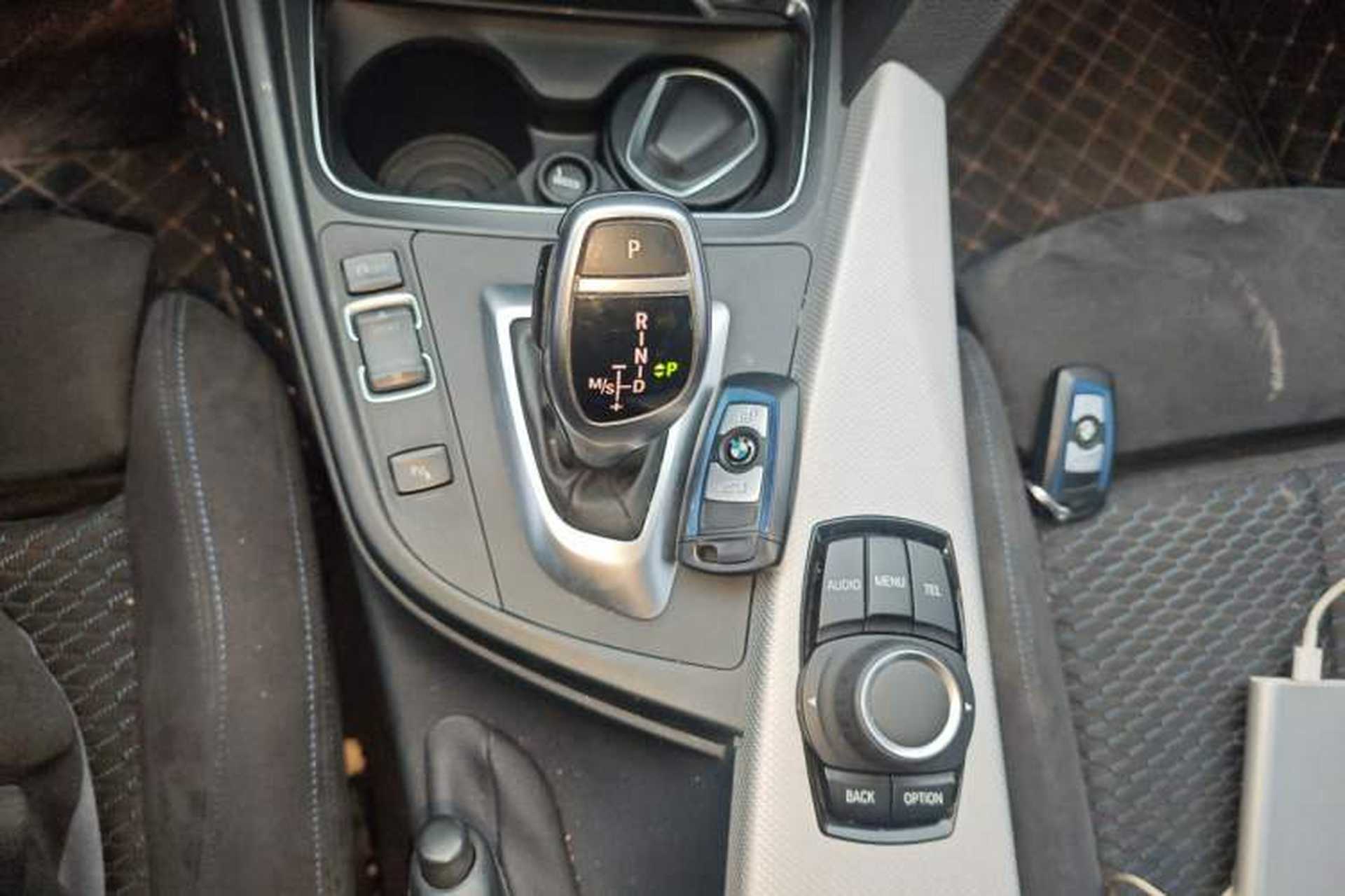 Used BMW 3 Series 2017 320i M Sport Gear Lever