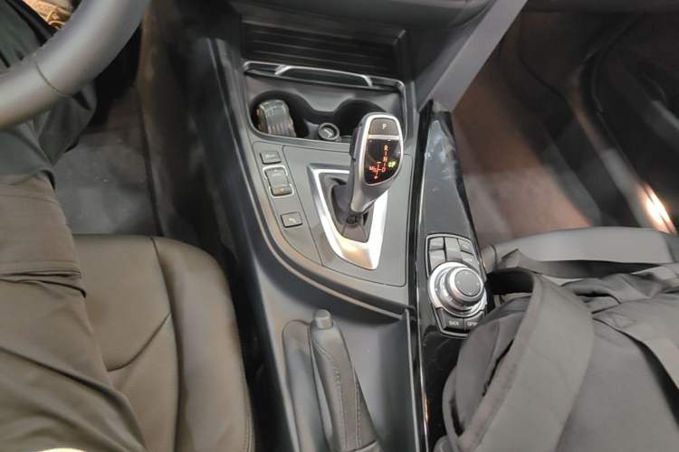 Used BMW 3 Series 2017 320Li M Sport Edition Gear Lever