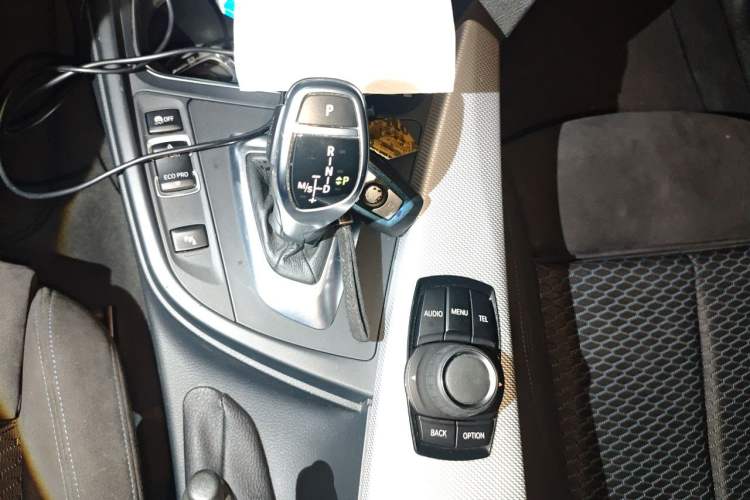 Used BMW 3 Series 2017 320i M Sport Gear Lever