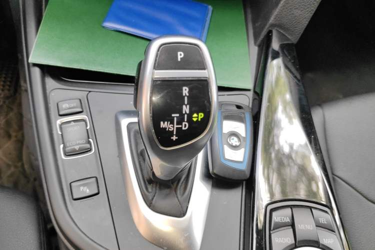 Used BMW 3 Series 2017 320Li M Sport Edition Gear Lever