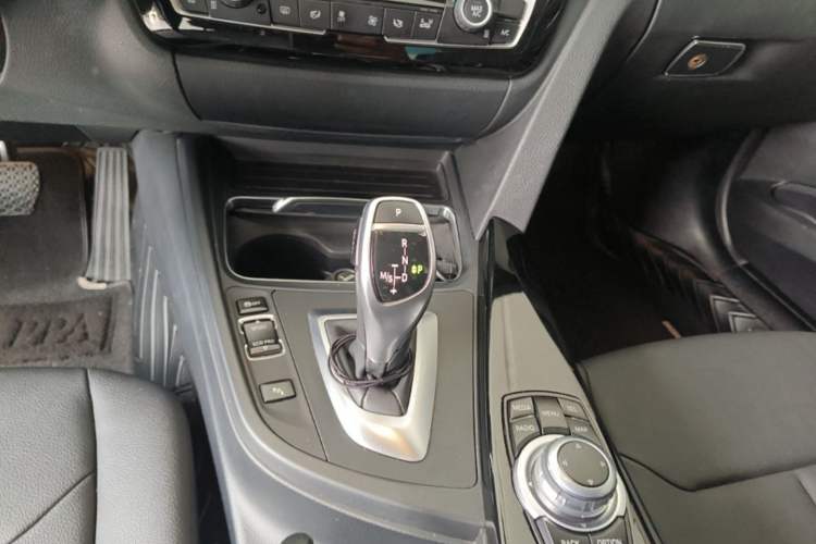 Used BMW 3 Series 2017 320Li M Sport Edition Gear Lever